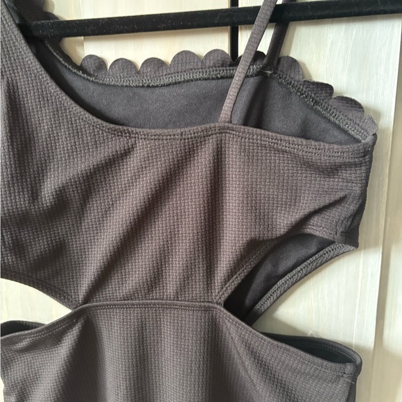 Black One-Piece Swimsuit - Picture 4 of 5